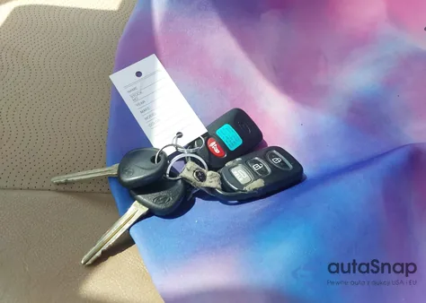 2013 Hyundai Elantra Limited from USA, damaged, VIN 5NPDH4AE8DH323703